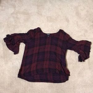 Selling a nice shirt with a bit of a retro vibe ❤️